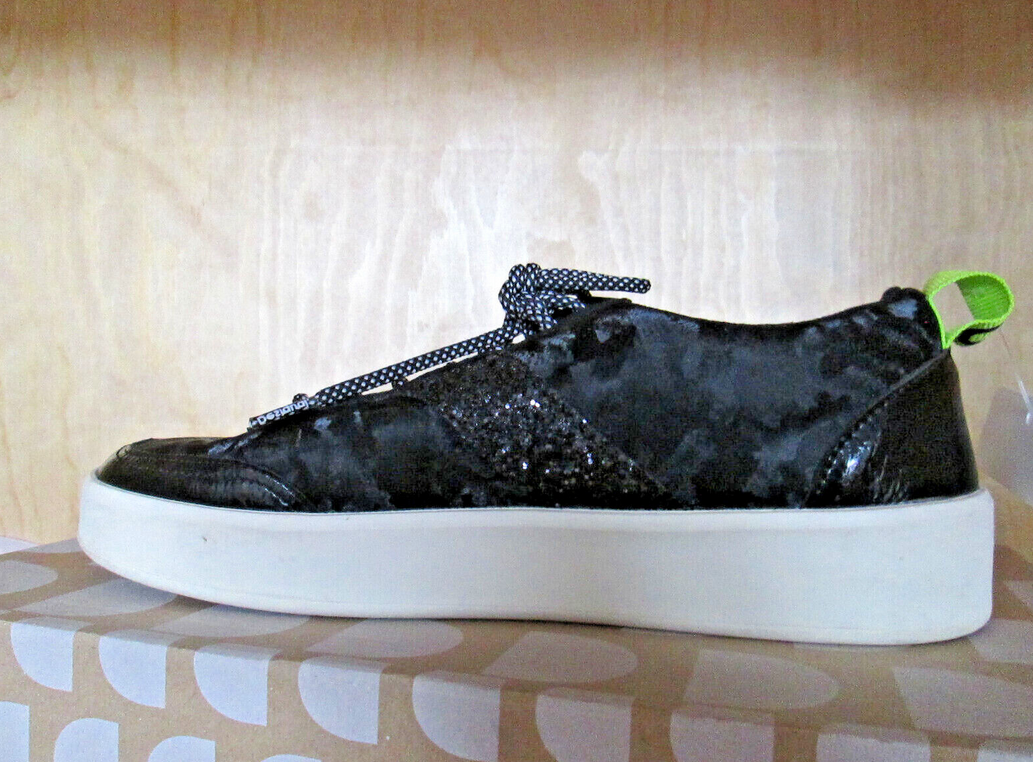 Chaussures / baskets noir + strass et rose DESIGUAL modèle 39V1723