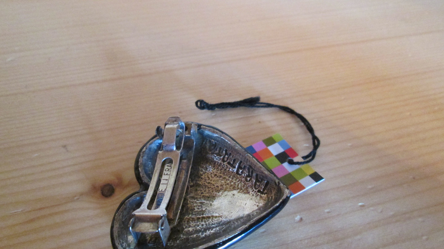 barrette Taratata modèle « cœur noir N° 169 «