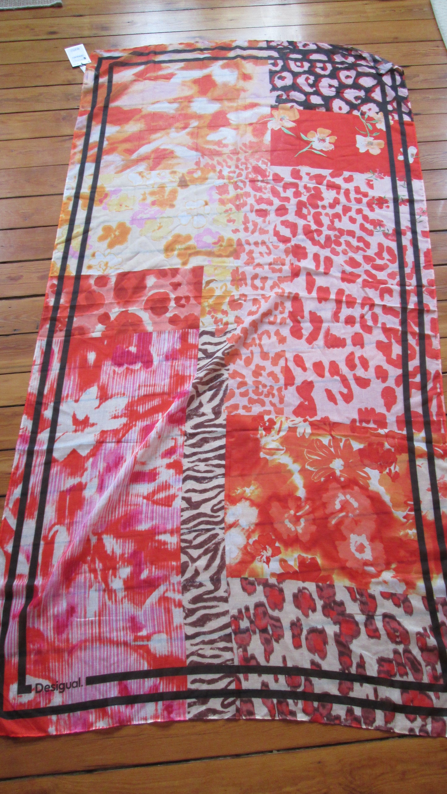 foulard Desigual modèle Terese 37V24424