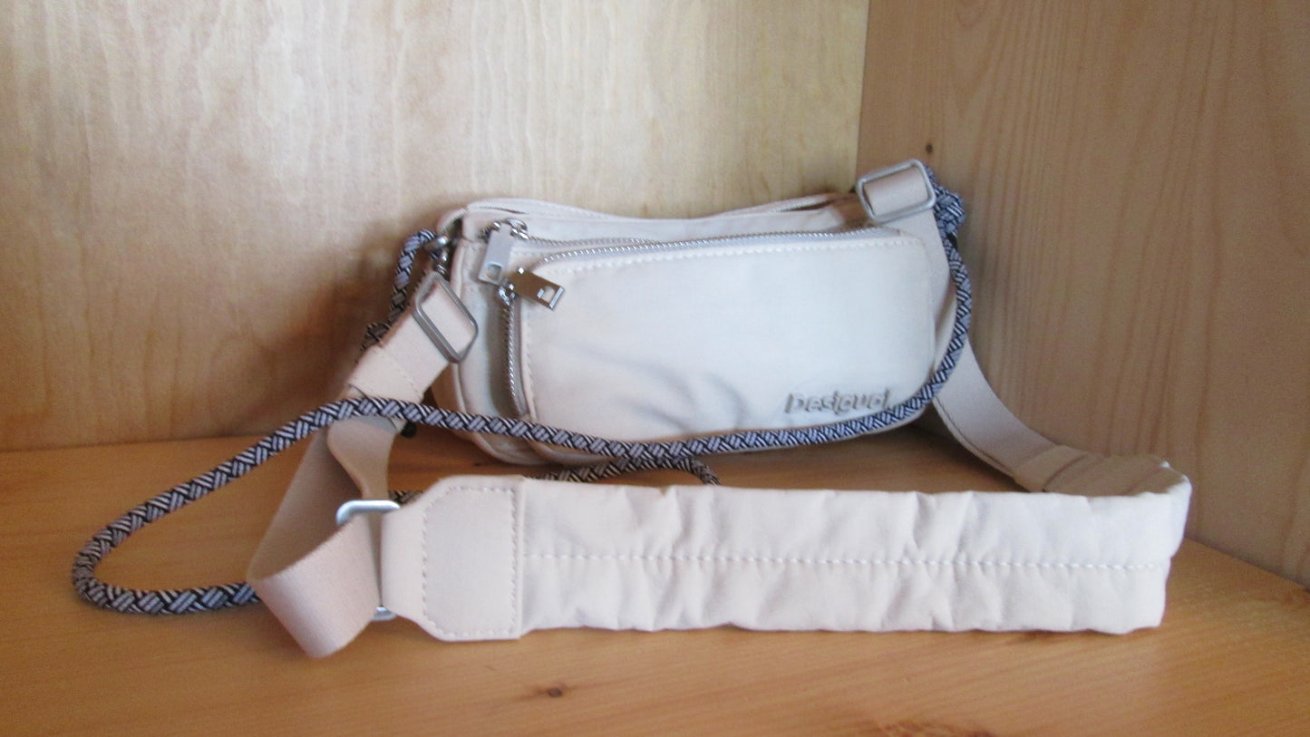 Sac DESIGUAL modèle MONZA 39V11024