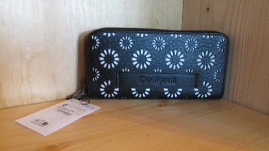 Portefeuille DESIGUAL modèle amorina Fiona 27V1125