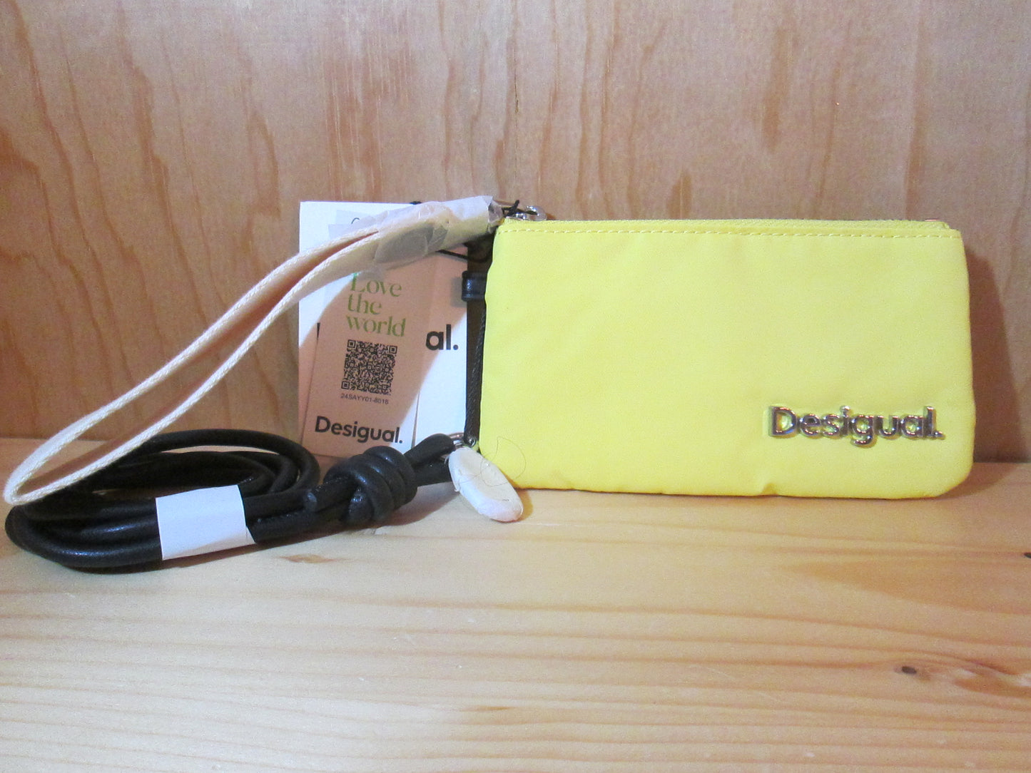 Porte-monnaie /pochette DESIGUAL modèle priori leiri44V1125