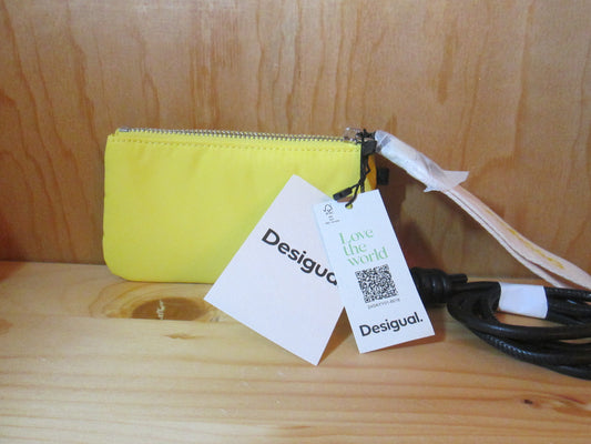 Porte-monnaie /pochette DESIGUAL modèle priori leiri44V1125