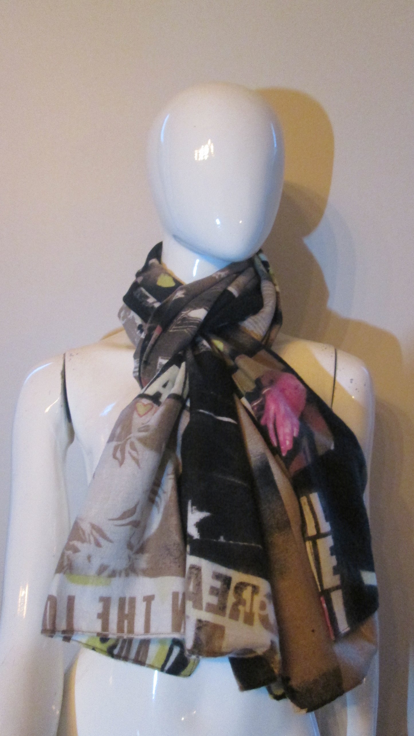 Foulard Desigual modèle 8V1225