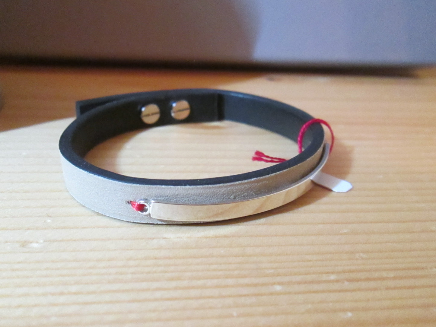 Bracelet des ateliers clause en cuir beige
