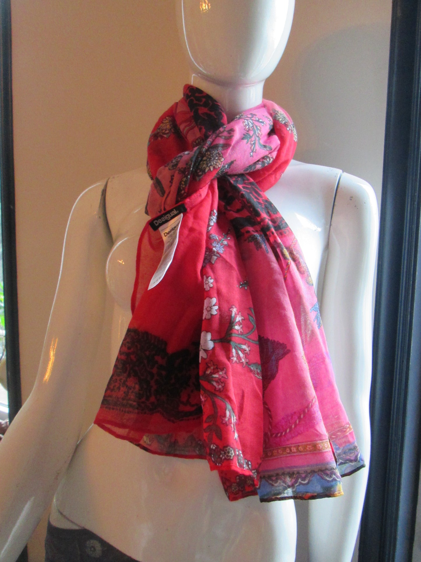 foulard DESIGUAL modèle 32V1325