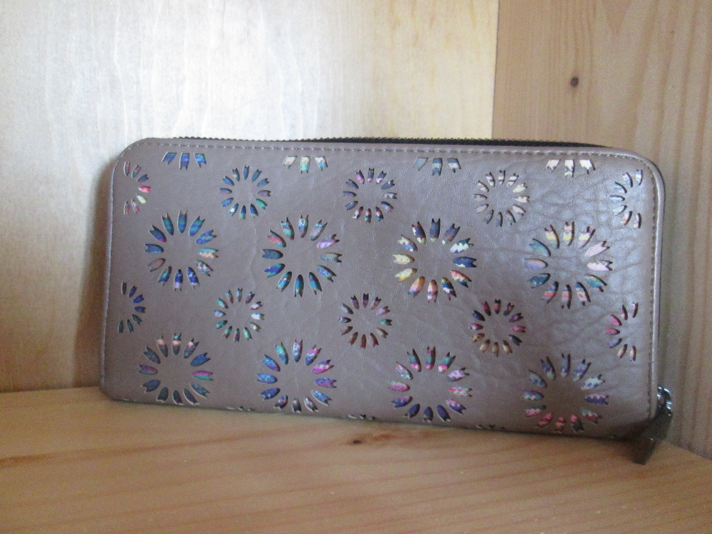 Portefeuille DESIGUAL modèle Amorina Fiona 28V1625