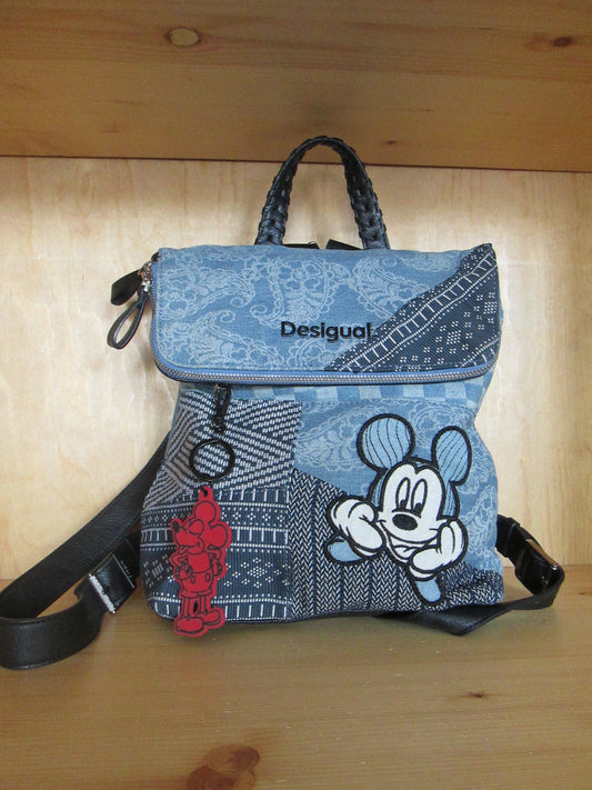Sac à dos DESIGUAL modèle mickey porte clé Mickey Mouse.