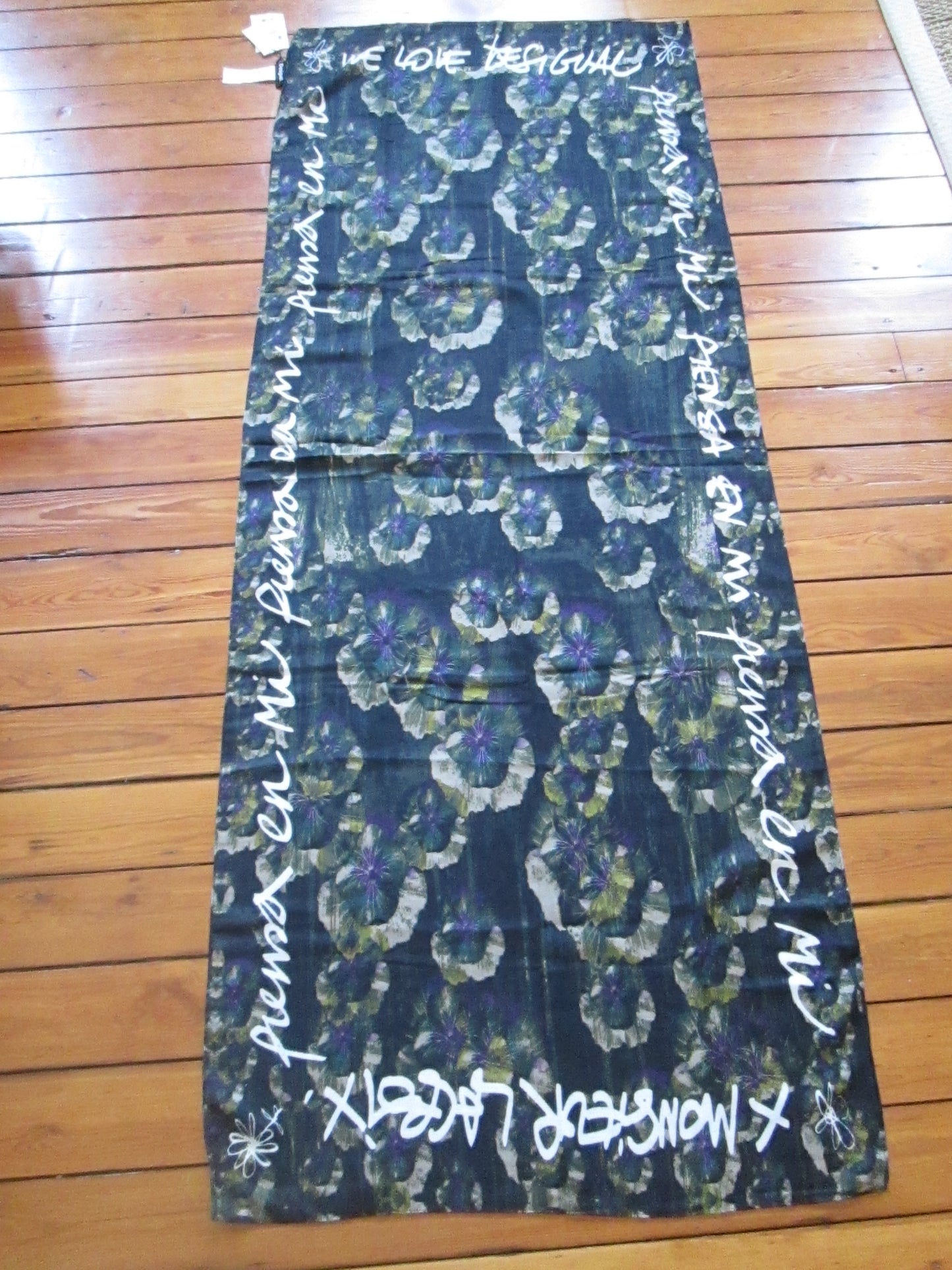 foulard DESIGUAL modèle LACROIX TUTI 16V1625