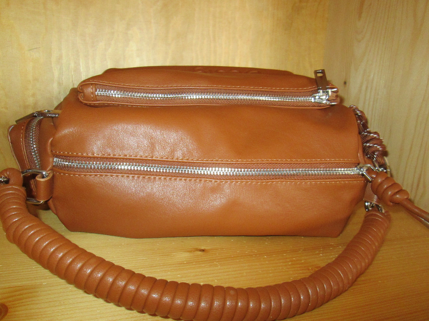 Sac DESIGUAL modèle logo effet 3D 29V1625