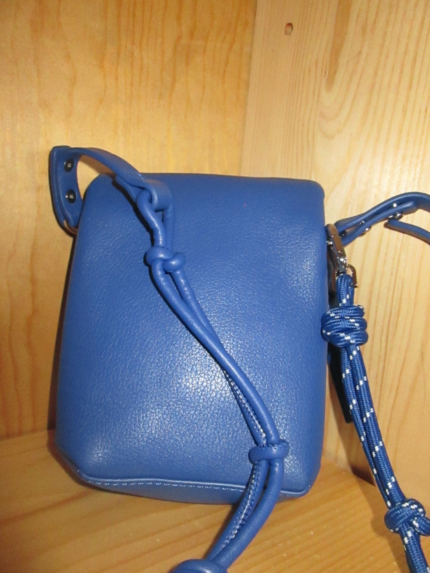 Sac porte téléphone DESIGUAL modèle logo 3D 53V1625