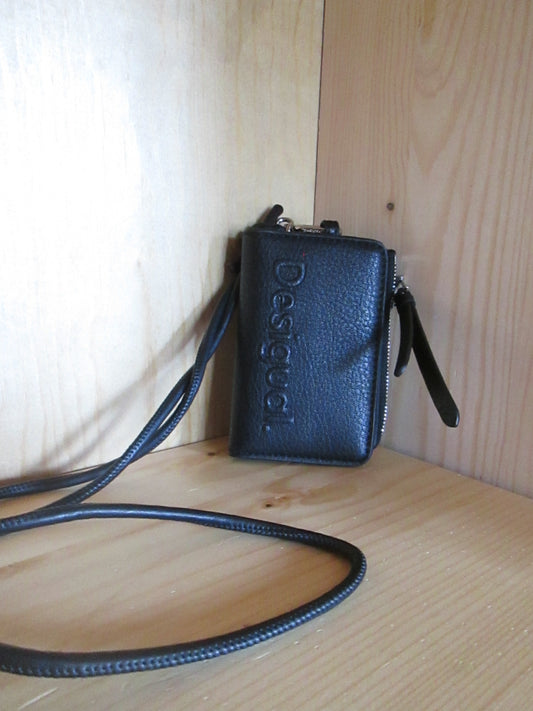 Porte-monnaie /Portefeuille DESIGUAL modèle 70V1625