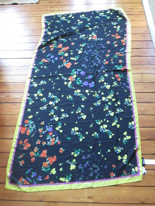 Foulard DESIGUAL modèle mixed Flowers rectangle