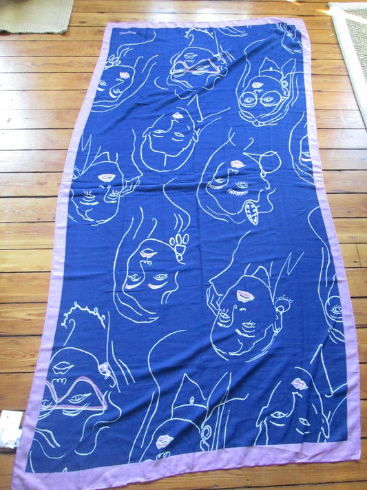 Foulard DESIGUAL modèle 64V1625 face it rectangle