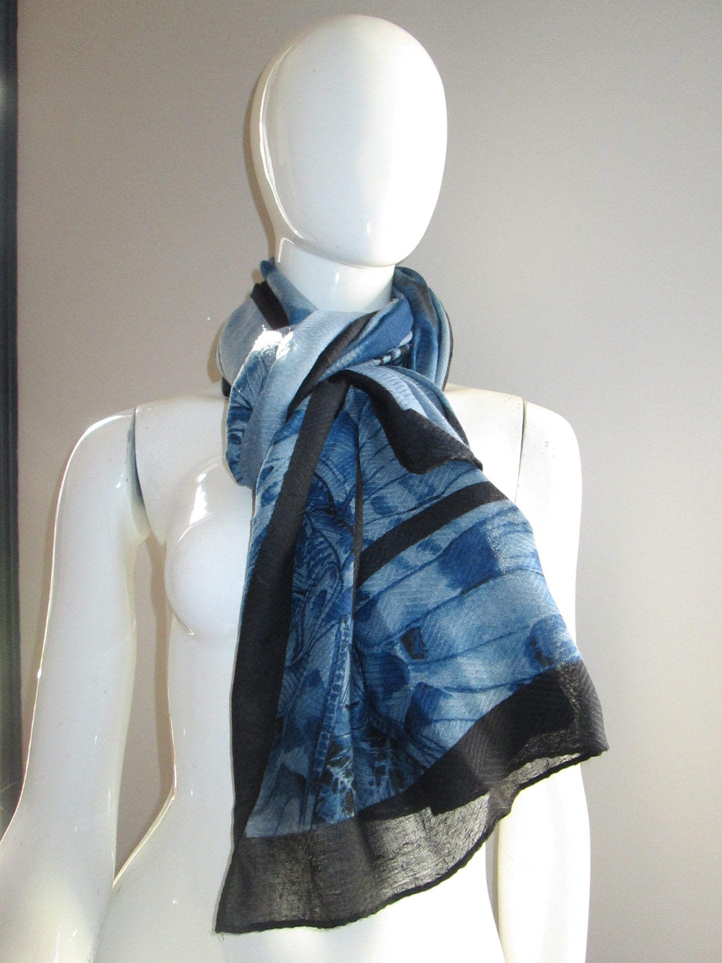 Foulard DESIGUAL modèle papillons bleus 65V1625