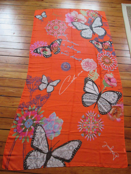 Foulard modèle papillon