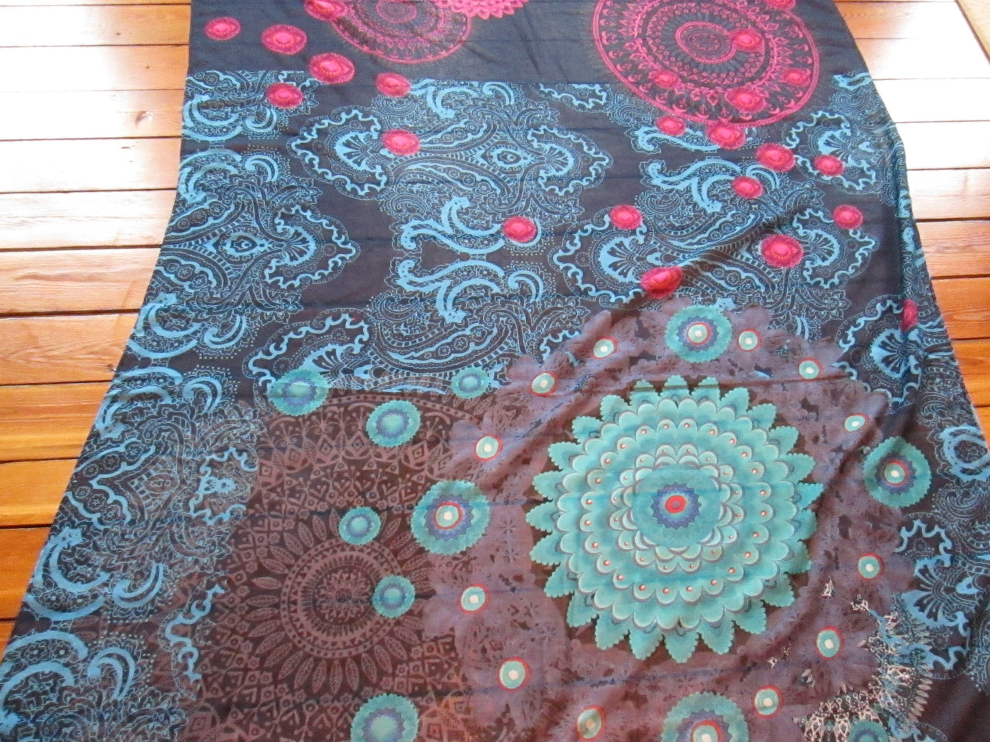 Foulard DESIGUAL modèle manuela 41V30323