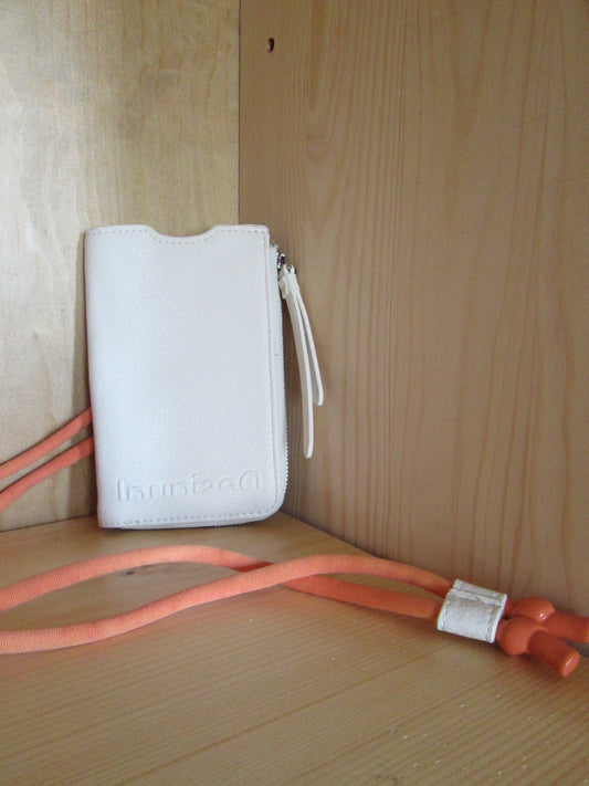 Portefeuille , Porte téléphone DESIGUAL modèle 23V20523