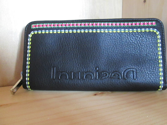 Portefeuille DESIGUAL modèle raven 46V1723