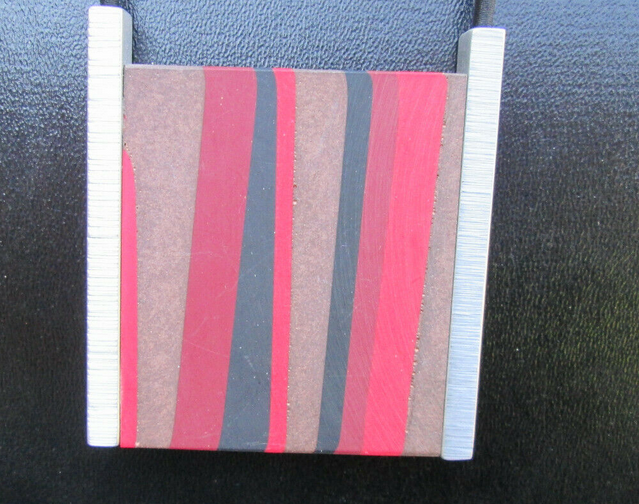 Collier rouge carré 47V4621