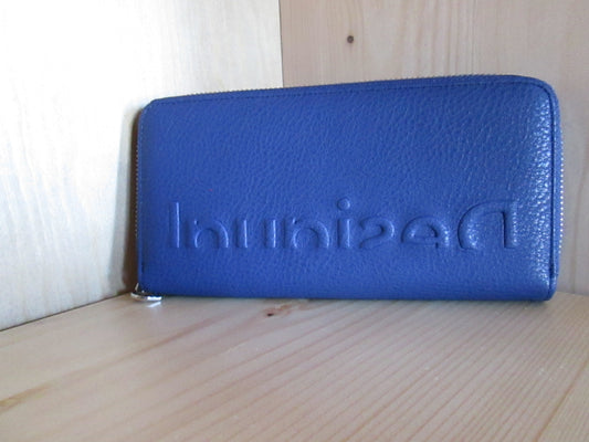 Portefeuille Desigual modèle embossedhalf fiona 24V15622