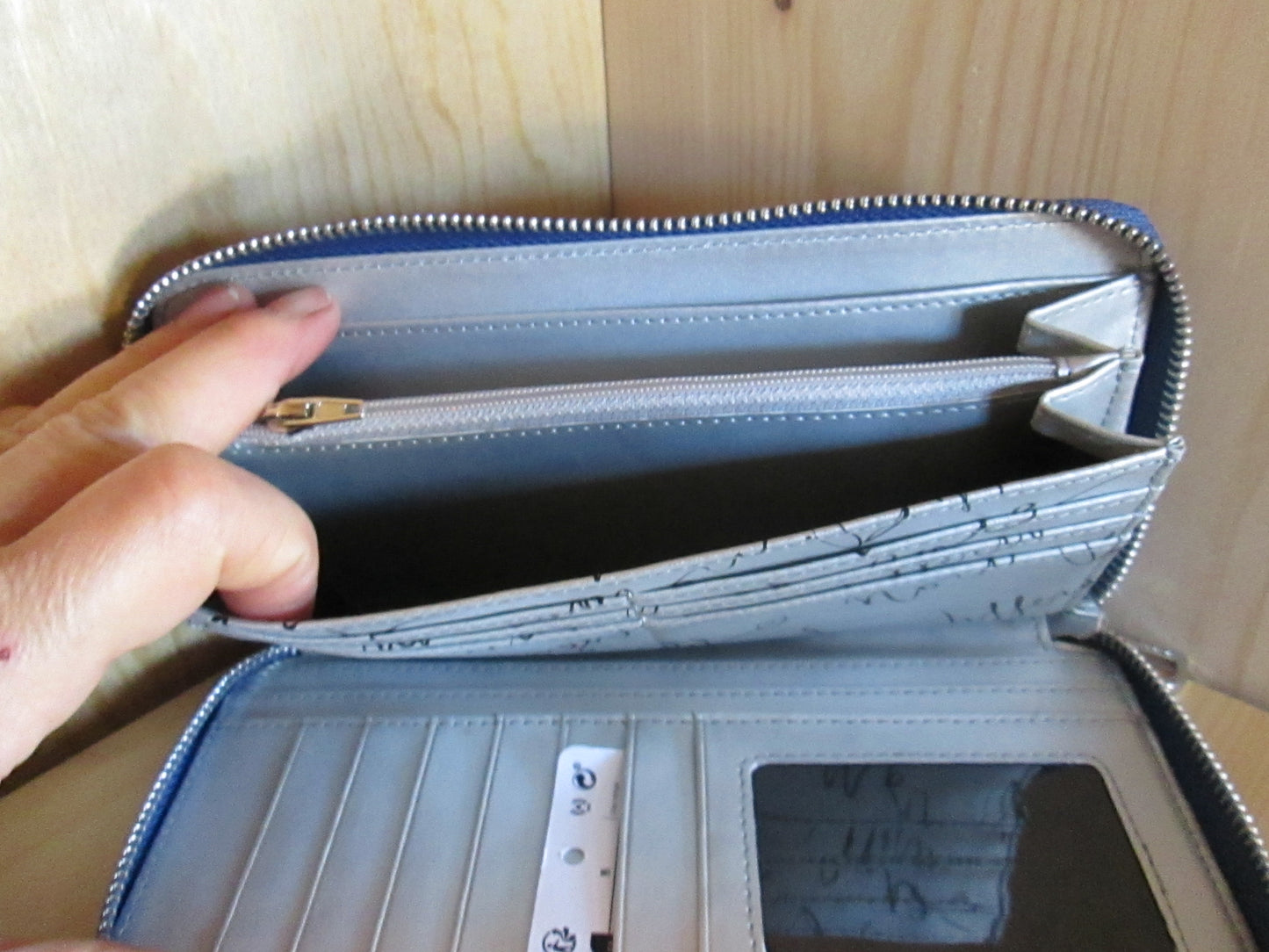 Portefeuille Desigual modèle embossedhalf fiona 24V15622