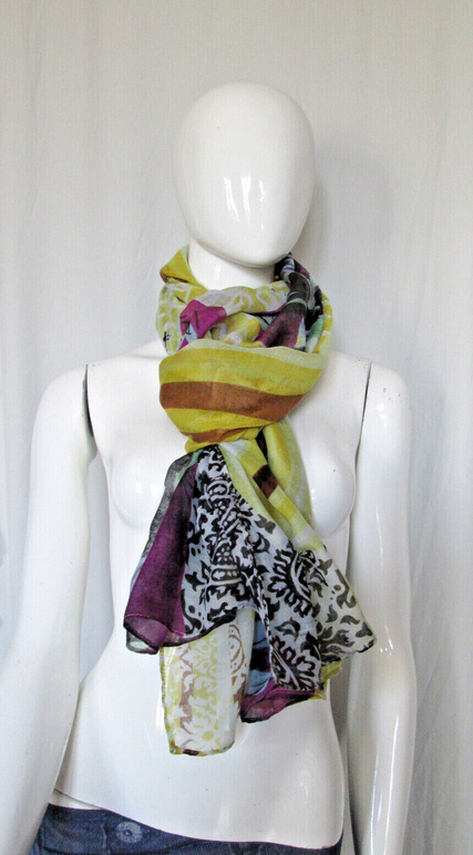 Foulard DESIGUAL modèle 62V20523