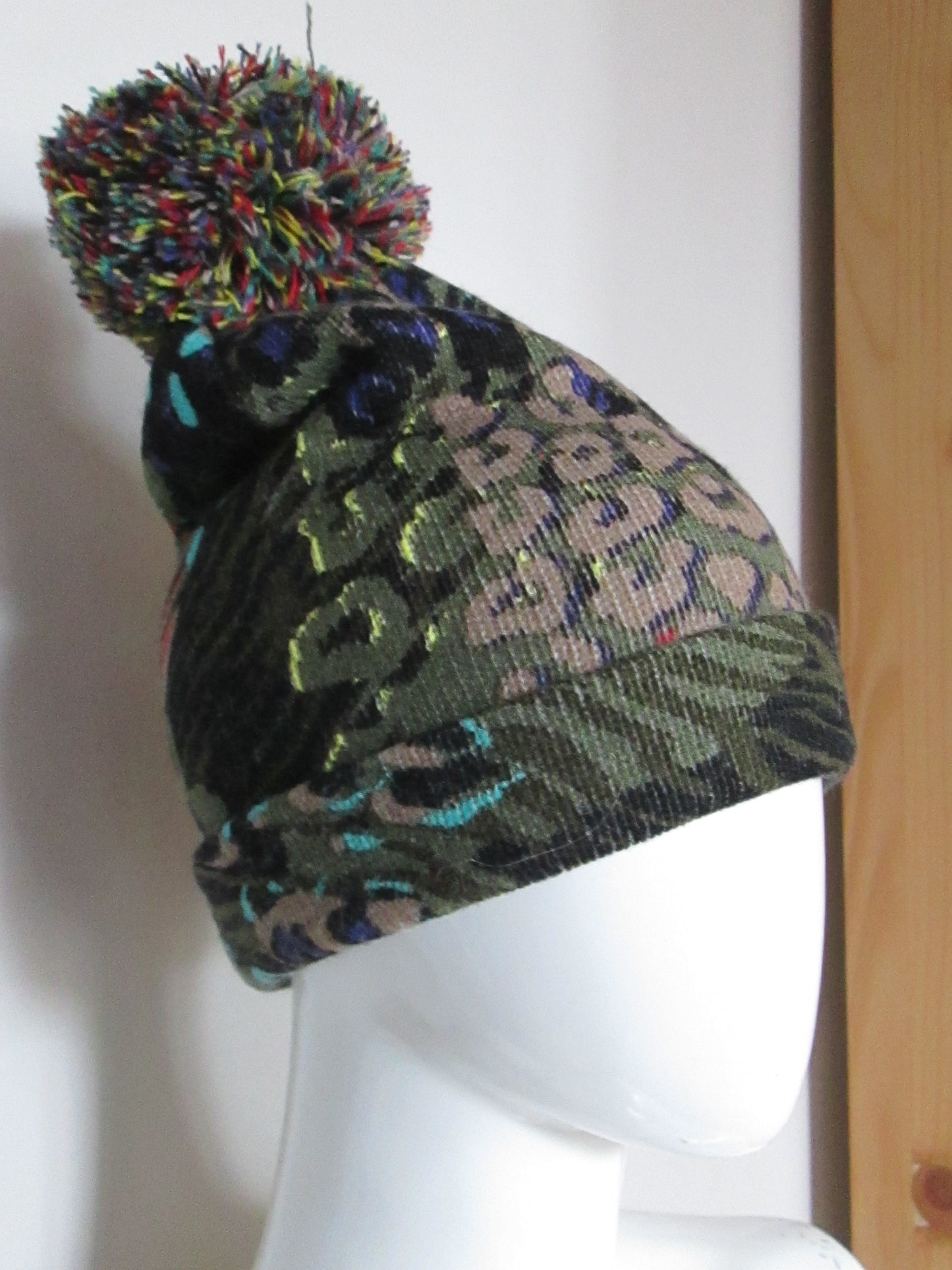 Bonnet DESIGUAL modèle  animal  24V1923