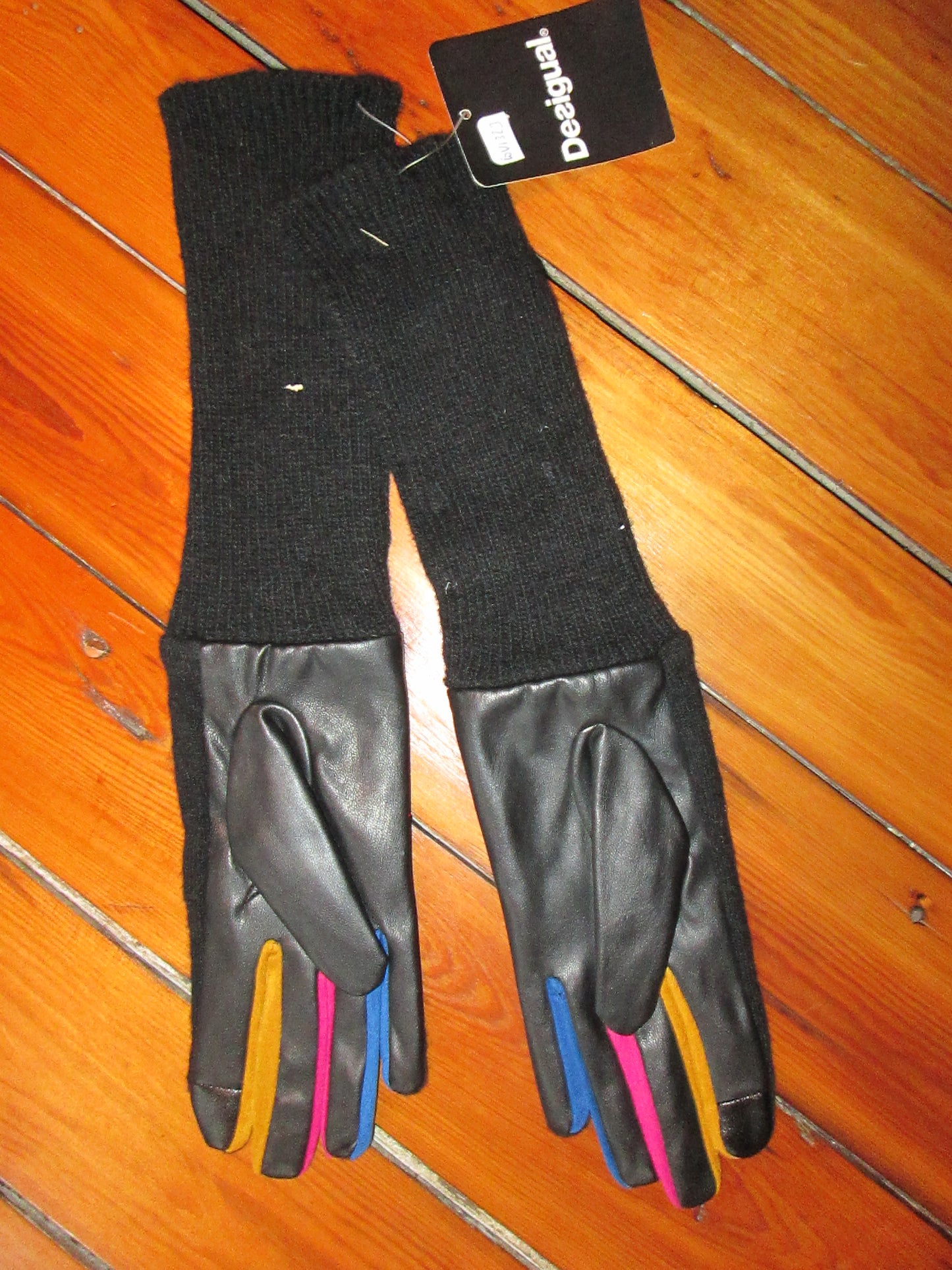 GANTS DESIGUAL modèle 10V1323