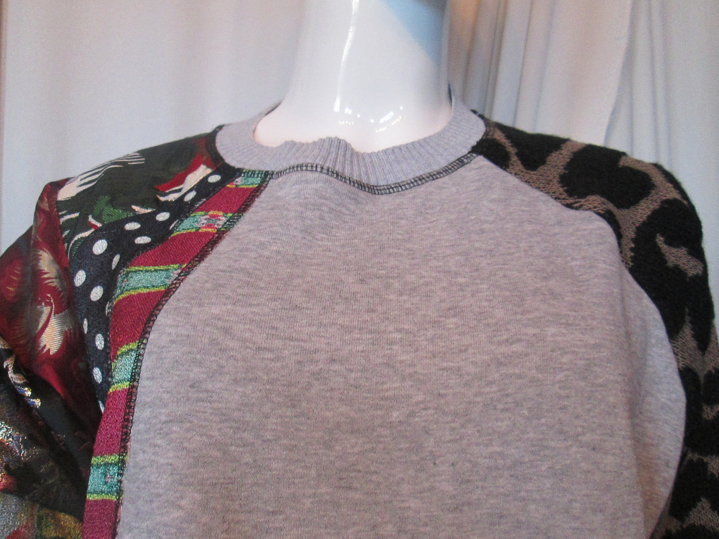 Sweat DESIGUAL modèle 38V1923