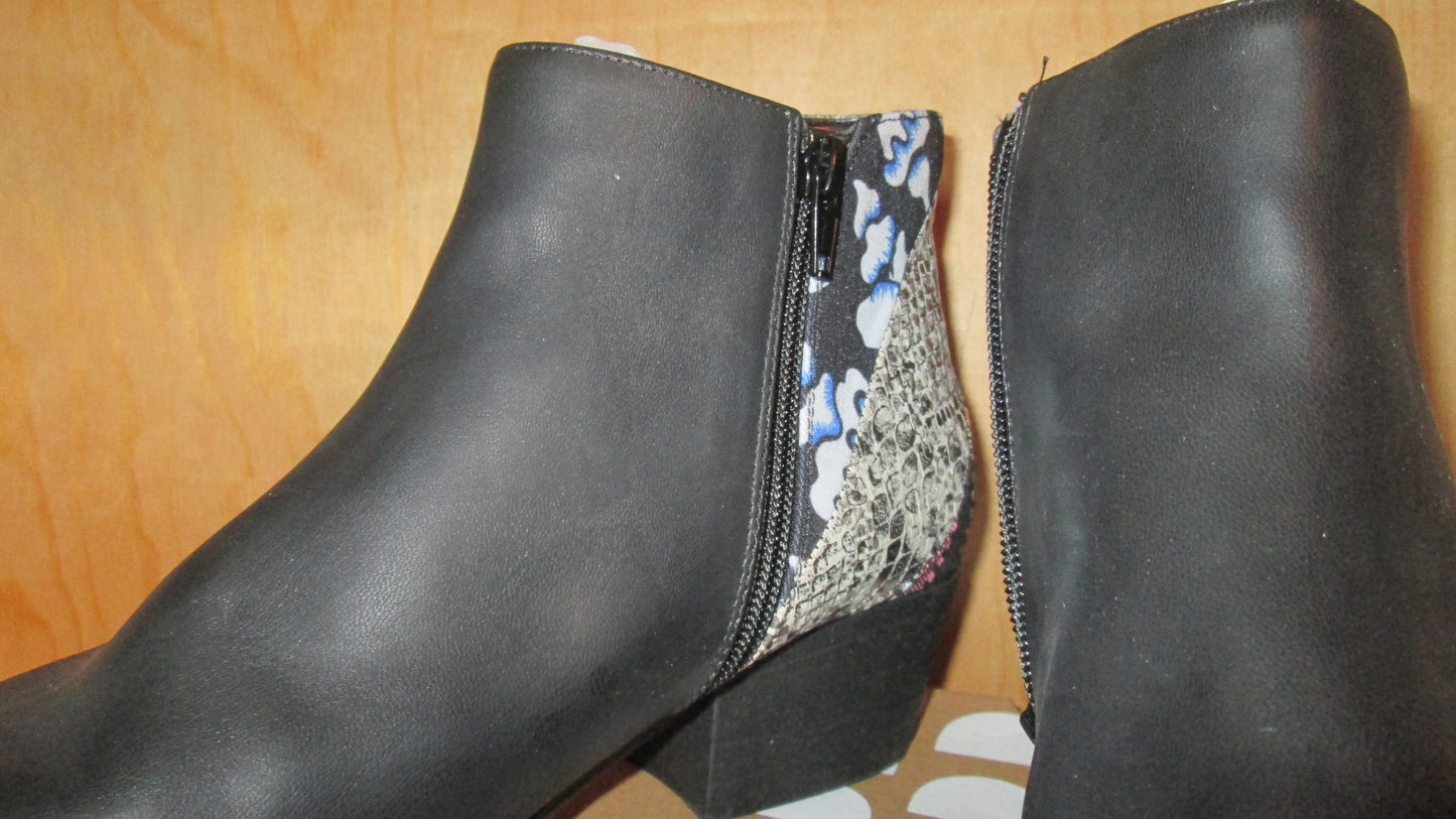 Boots / bottines DESIGUAL