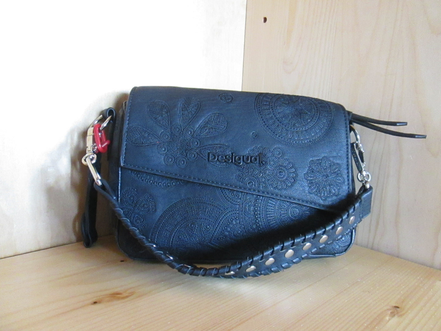 Sac DESIGUAL Doyle à rabat asymétrique 36V1125