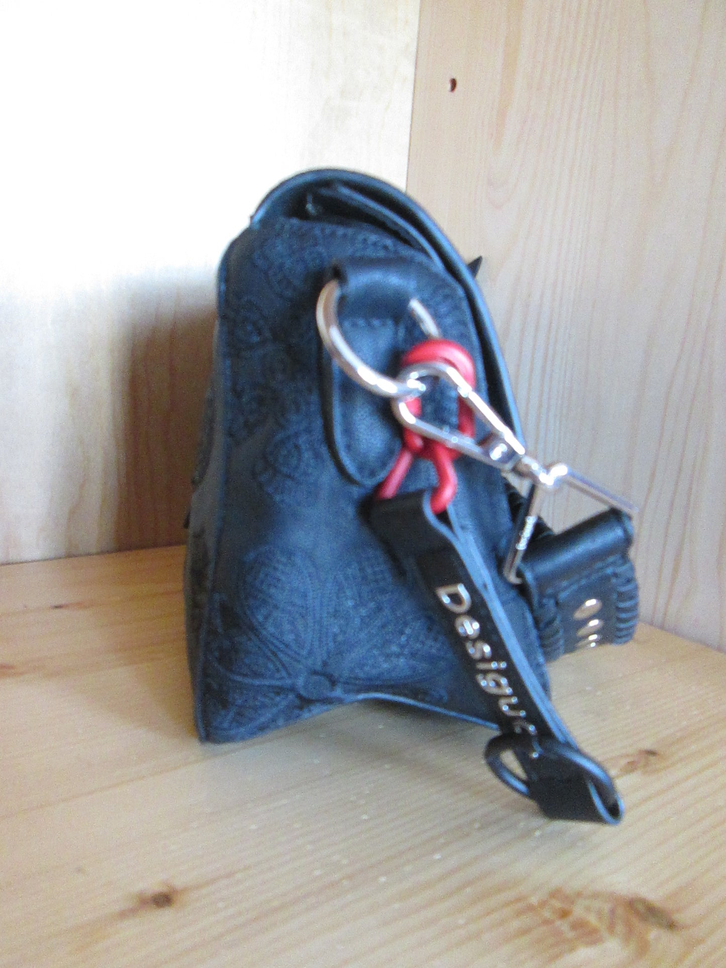 Sac DESIGUAL Doyle à rabat asymétrique 36V1125