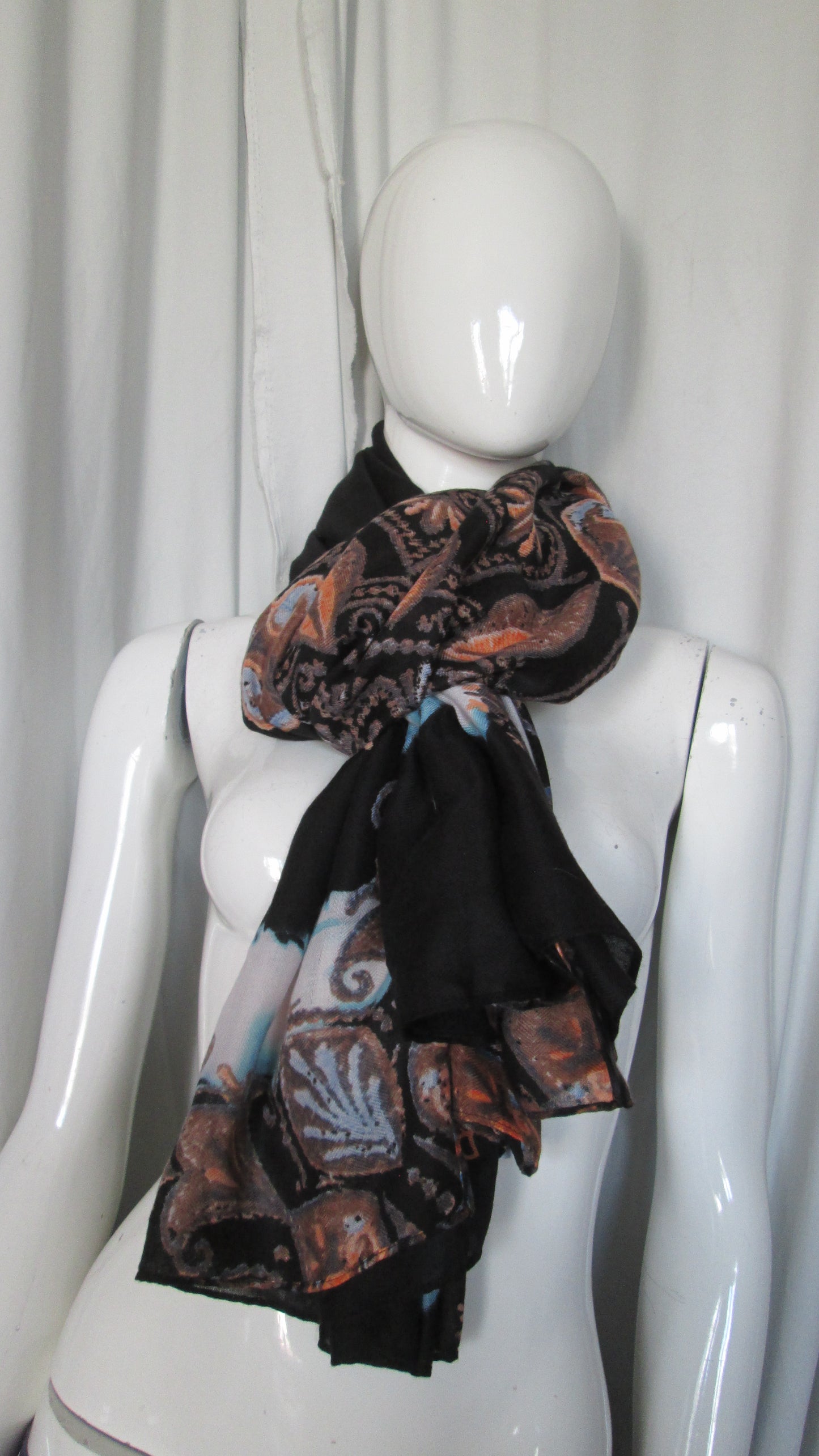 Foulard    DESIGUAL modèle DEVA 11V2724