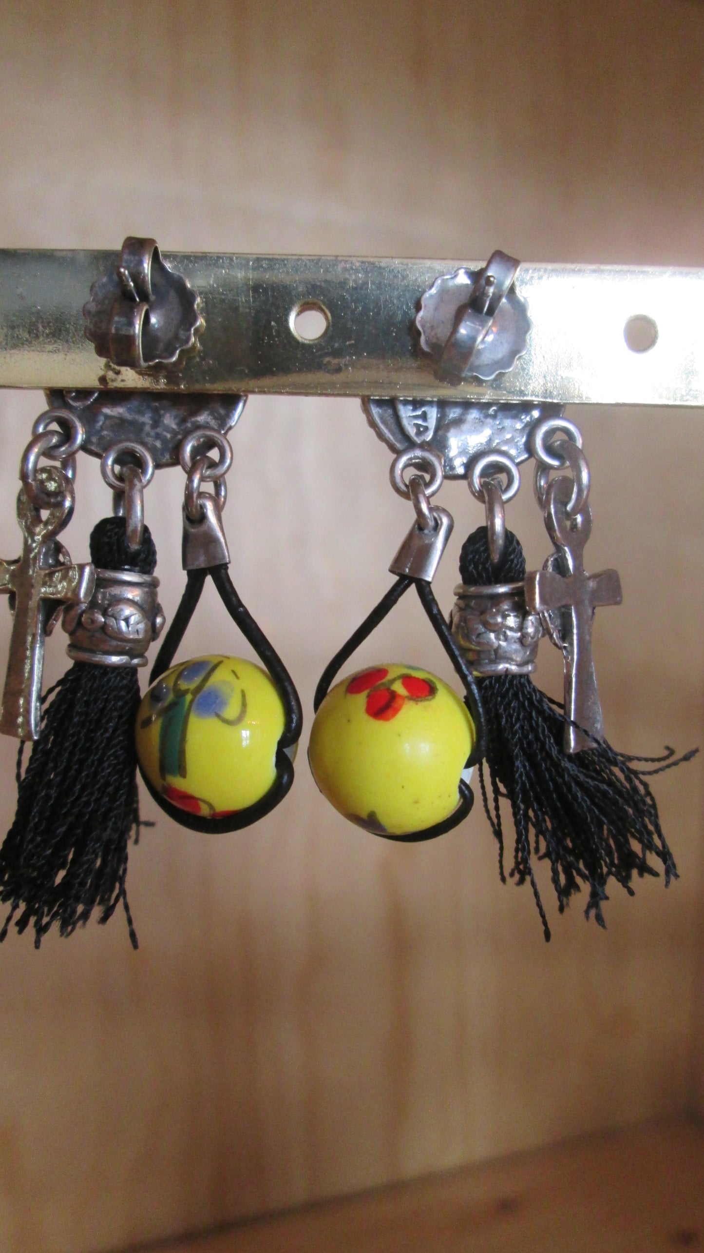 boucles d’oreilles Taratata modèle « roses rouges N° 54 «