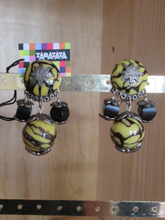 Boucles d’oreilles Taratata modèle « boules jaunes marbrées N° 61 »