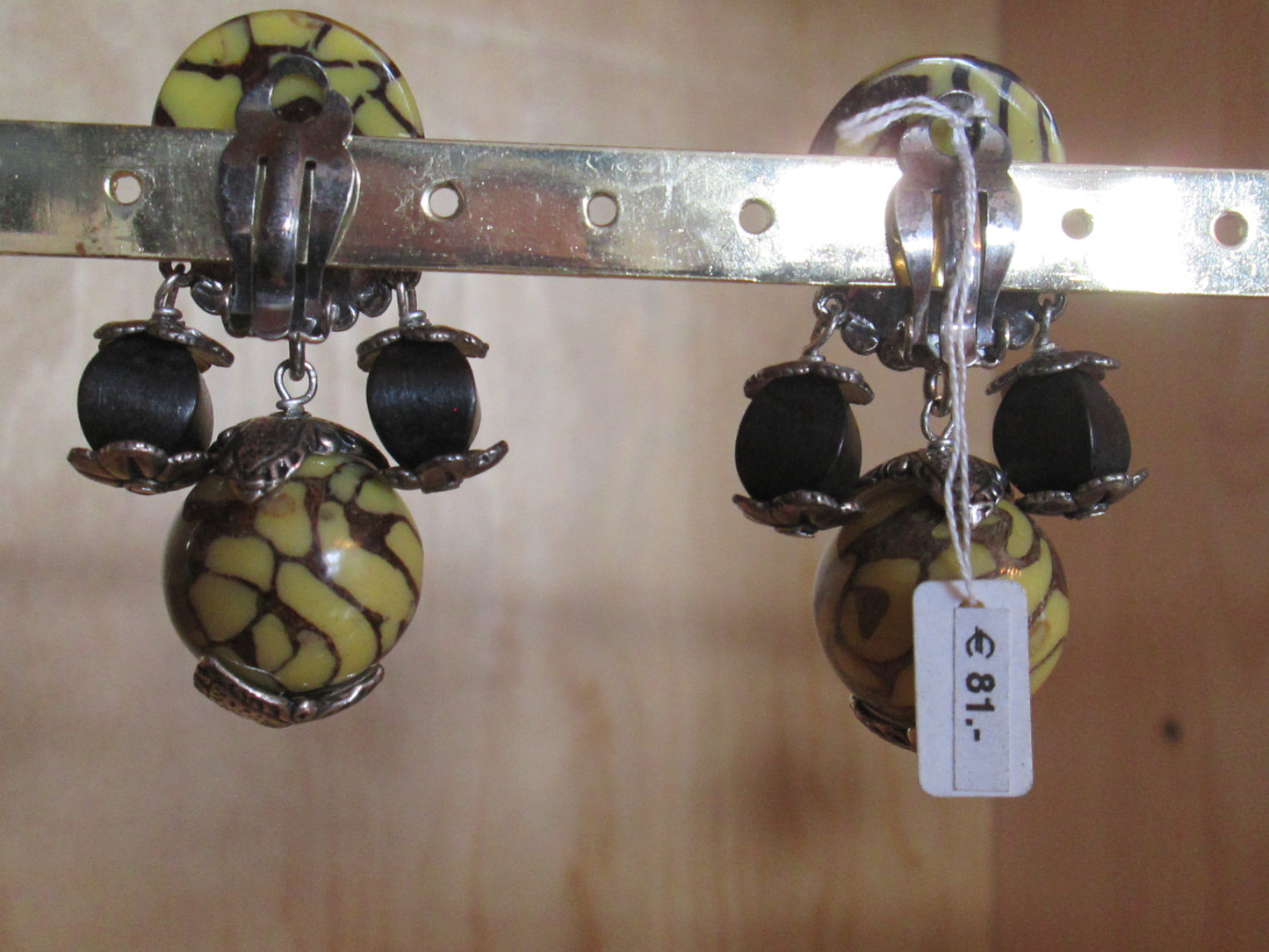 Boucles d’oreilles Taratata modèle « boules jaunes marbrées N° 61 »