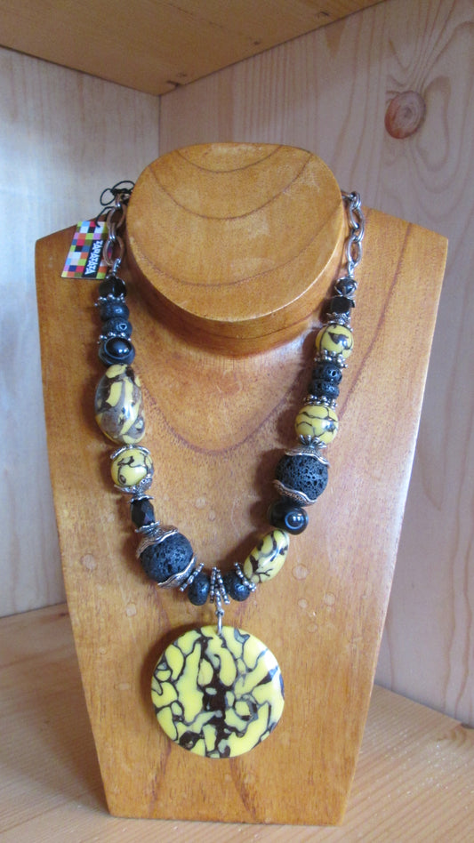 Collier Taratata modèle « jaune et gris N°80 »