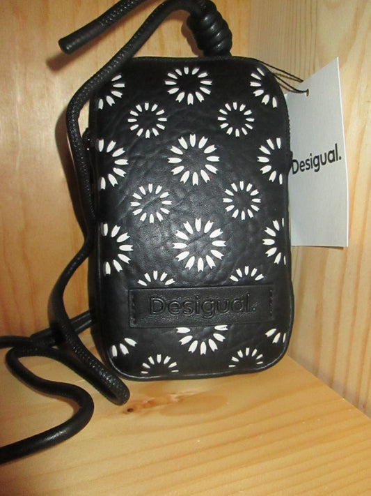 Pochette / porte téléphone DESIGUAL modèle amorina noa 21V11024