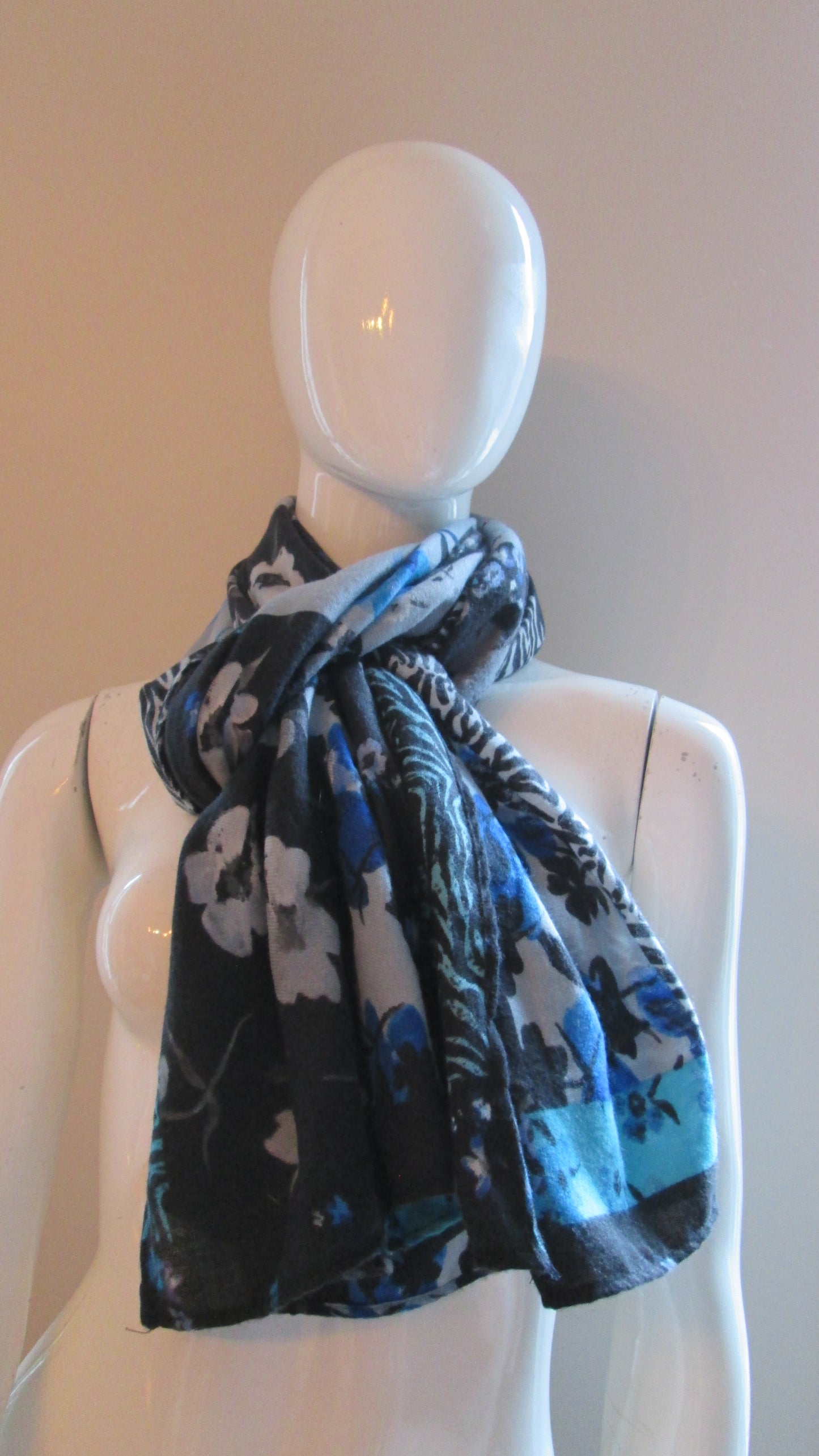 Foulard Desigual modèle 12V1824