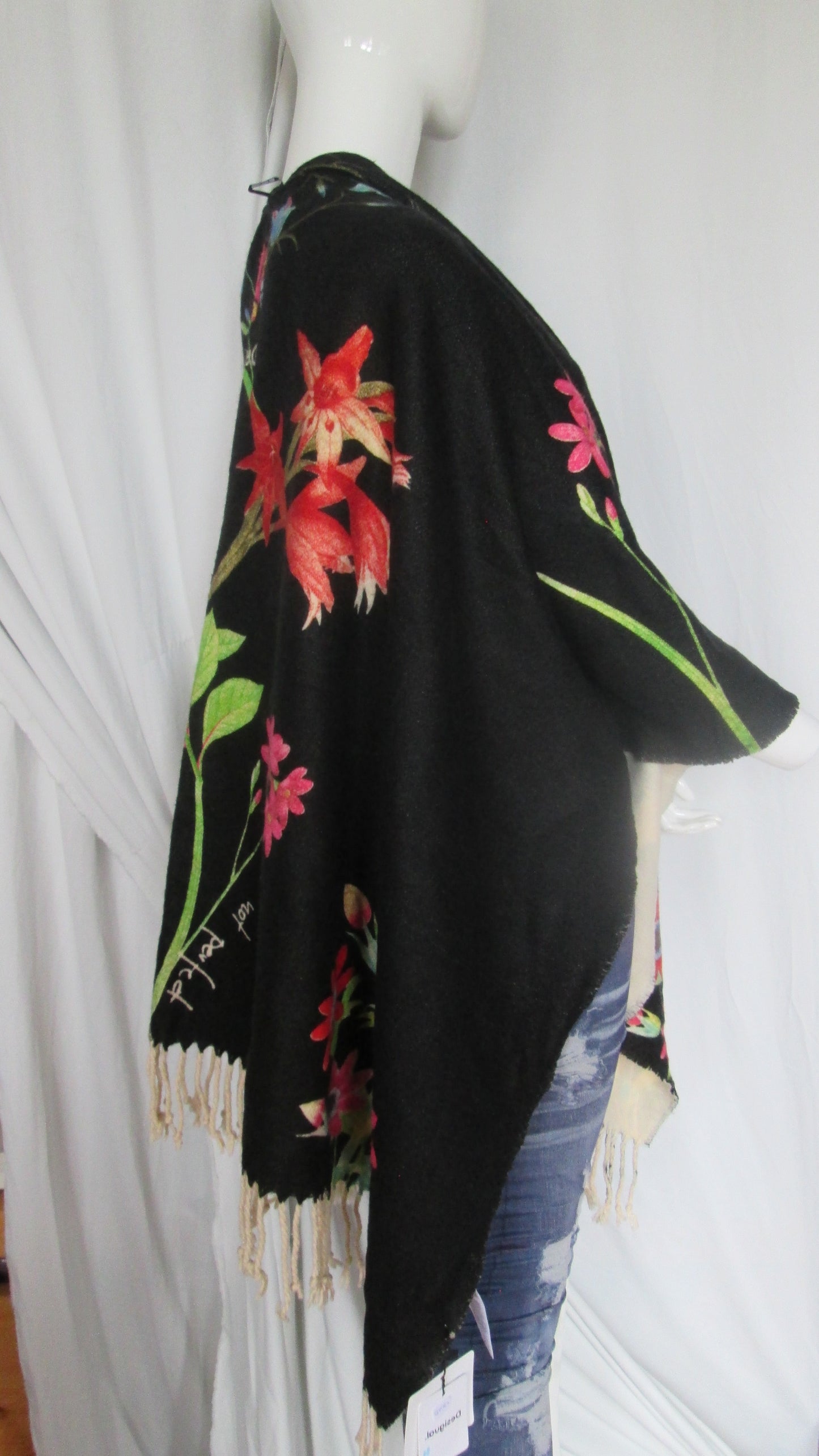 Poncho /cape DESIGUAL modèle Flowerish réversible 56V1124