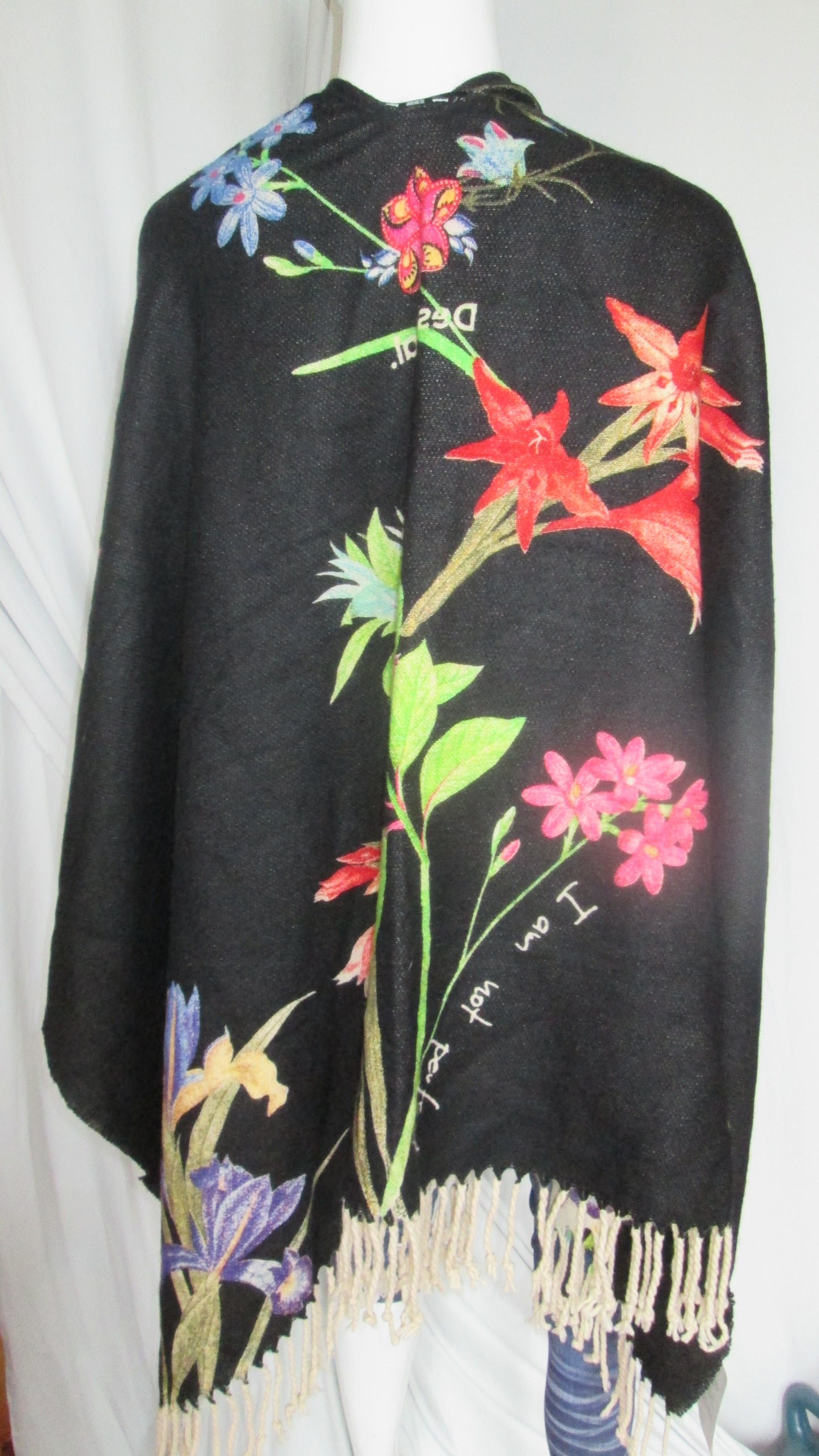Poncho /cape DESIGUAL modèle Flowerish réversible 56V1124
