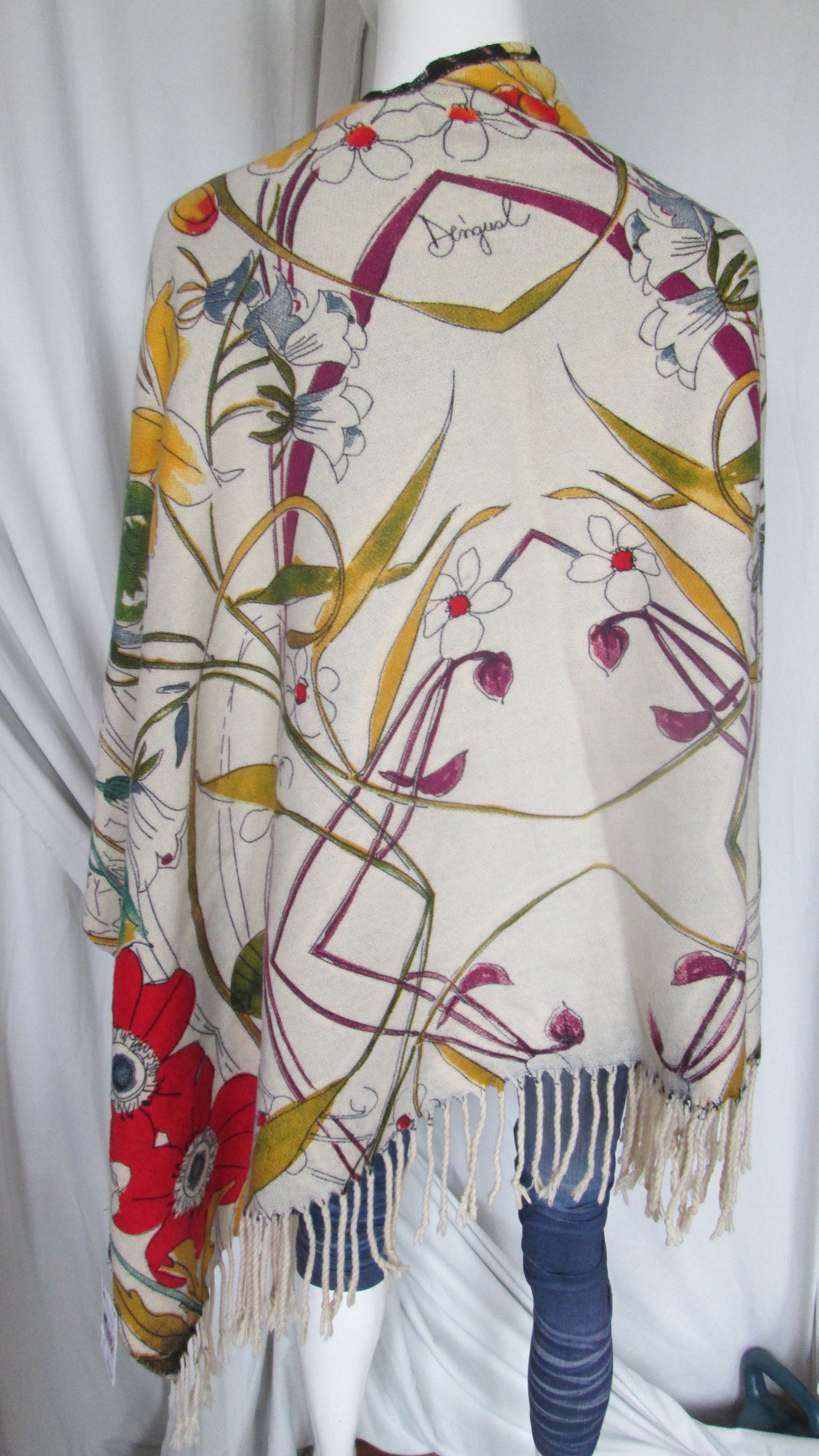 Poncho /cape DESIGUAL modèle 75V1124