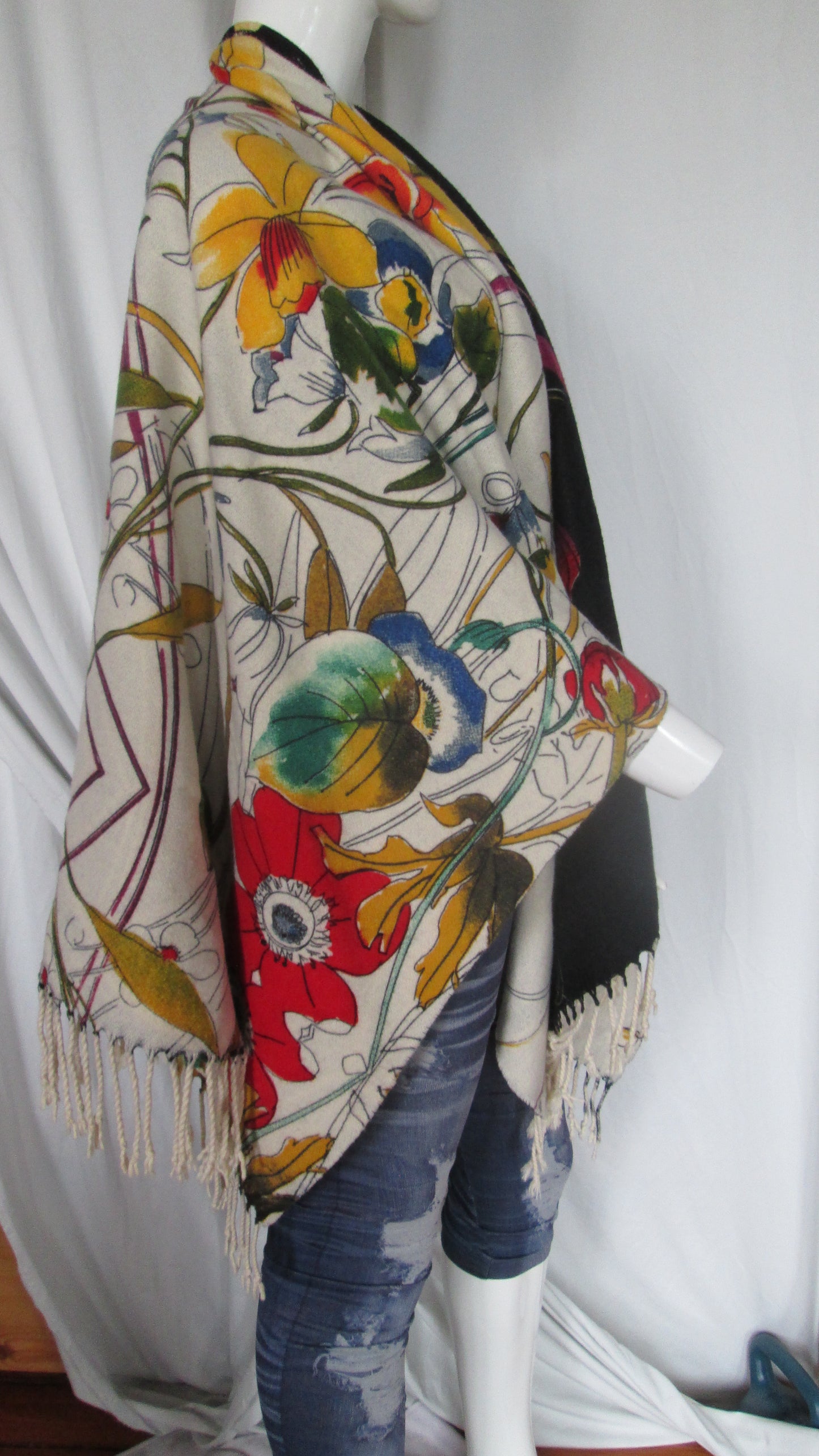 Poncho /cape DESIGUAL modèle 75V1124