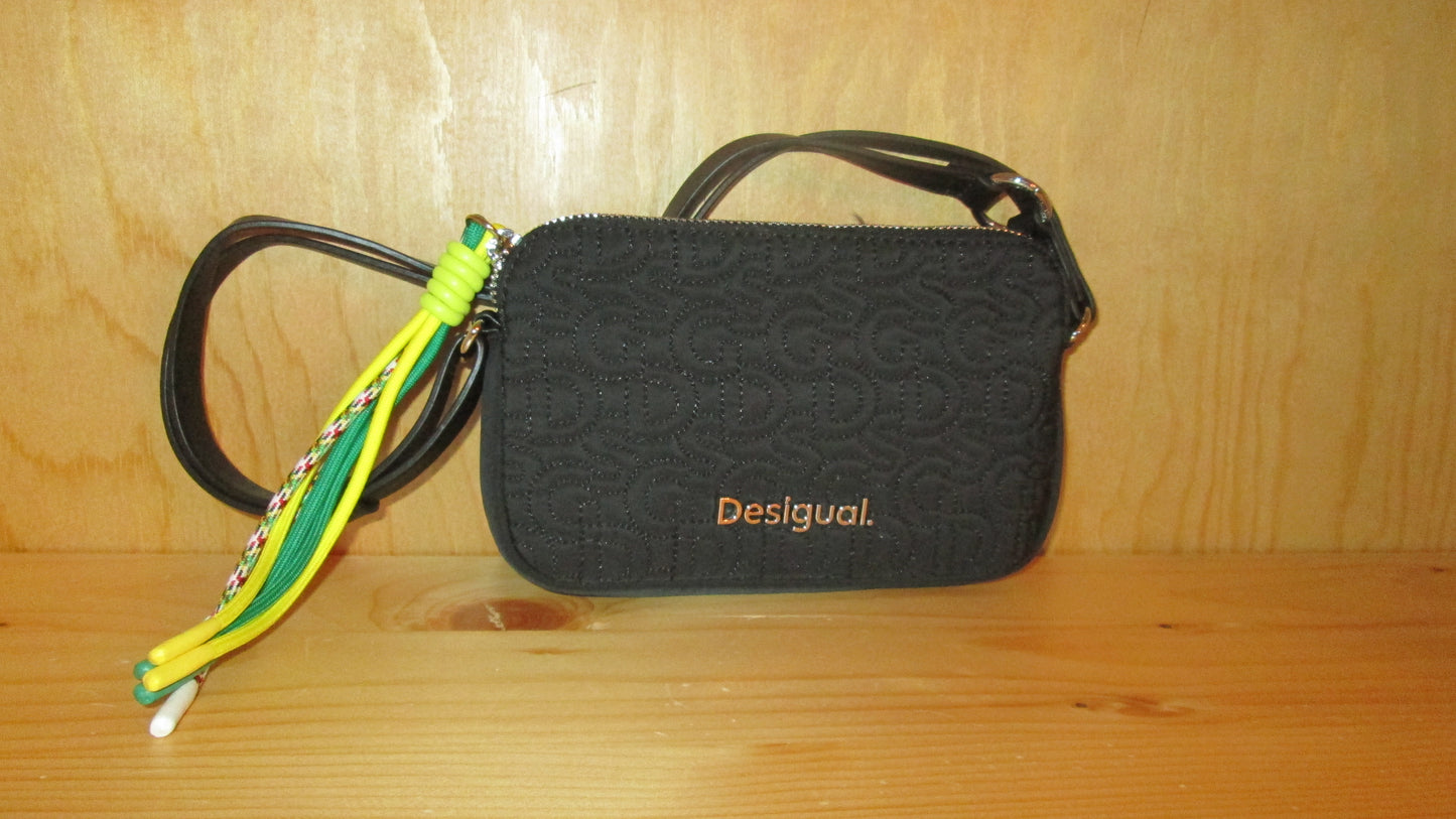 Sac / pochette DESIGUAL modèle 67V151124