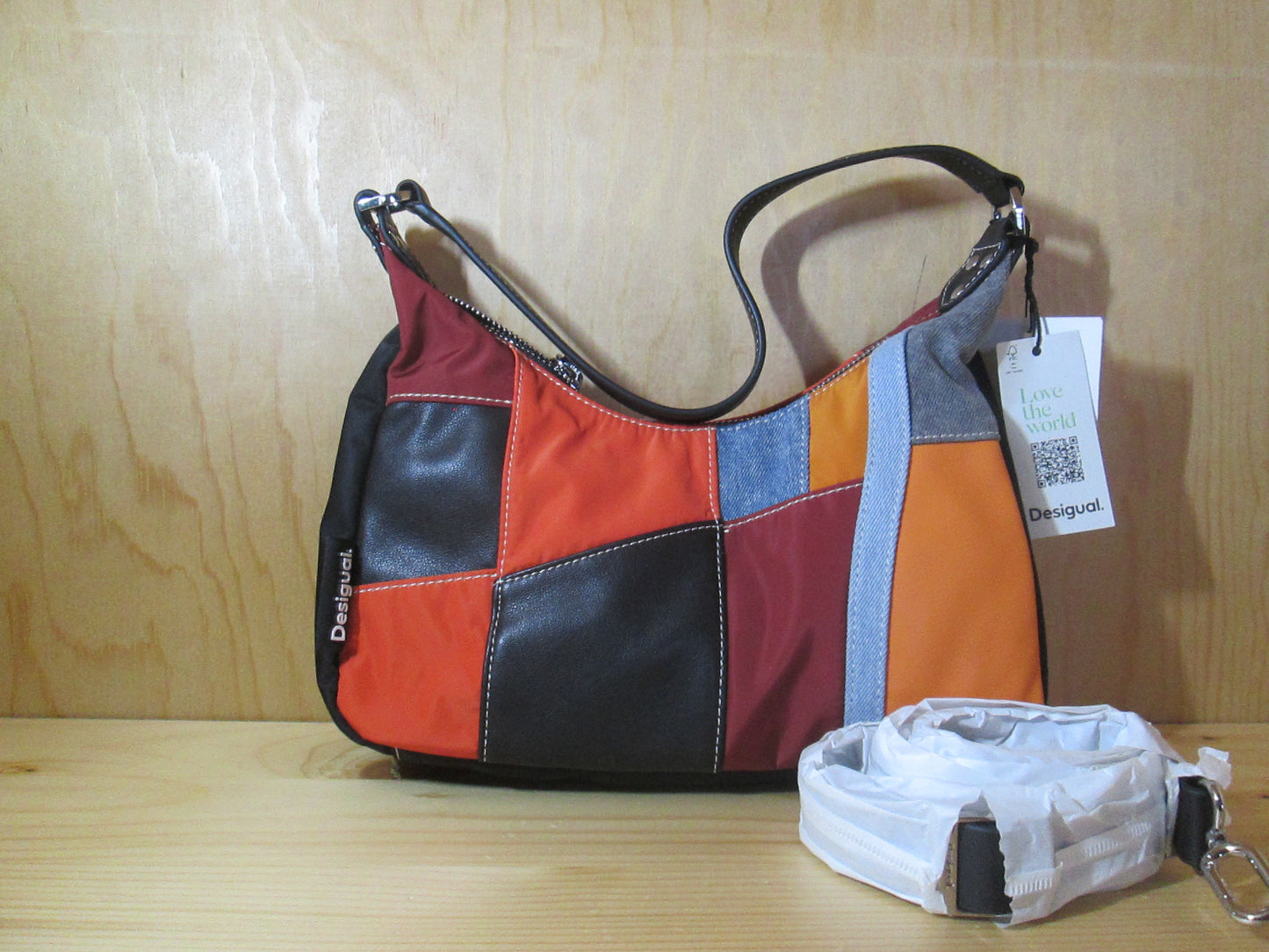 Sac DESIGUAL modèle patchwork à textures 20V1125