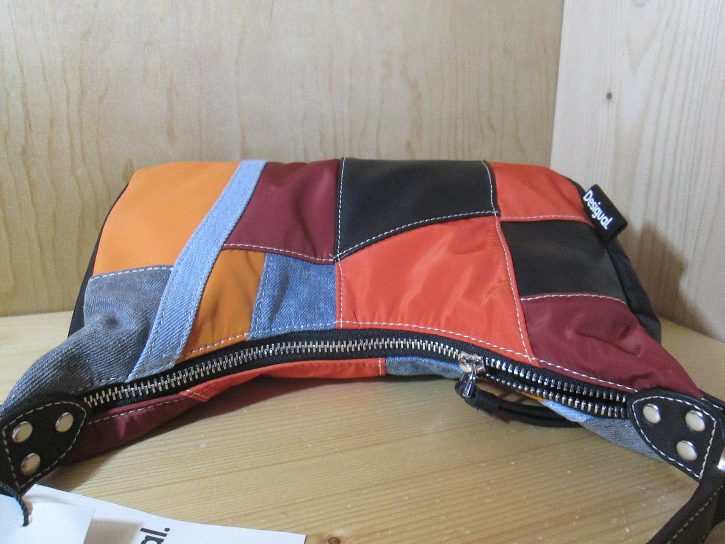 Sac DESIGUAL modèle patchwork à textures 20V1125