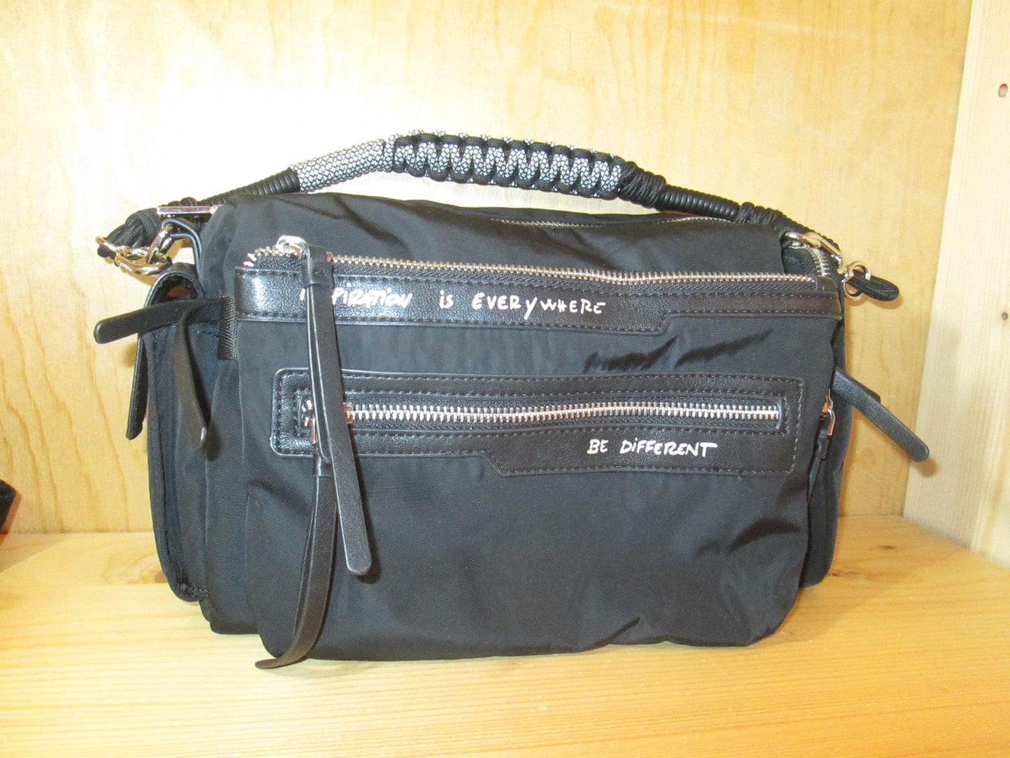 Sac DESIGUAL NOIR modèle midsize pocket 46V1125