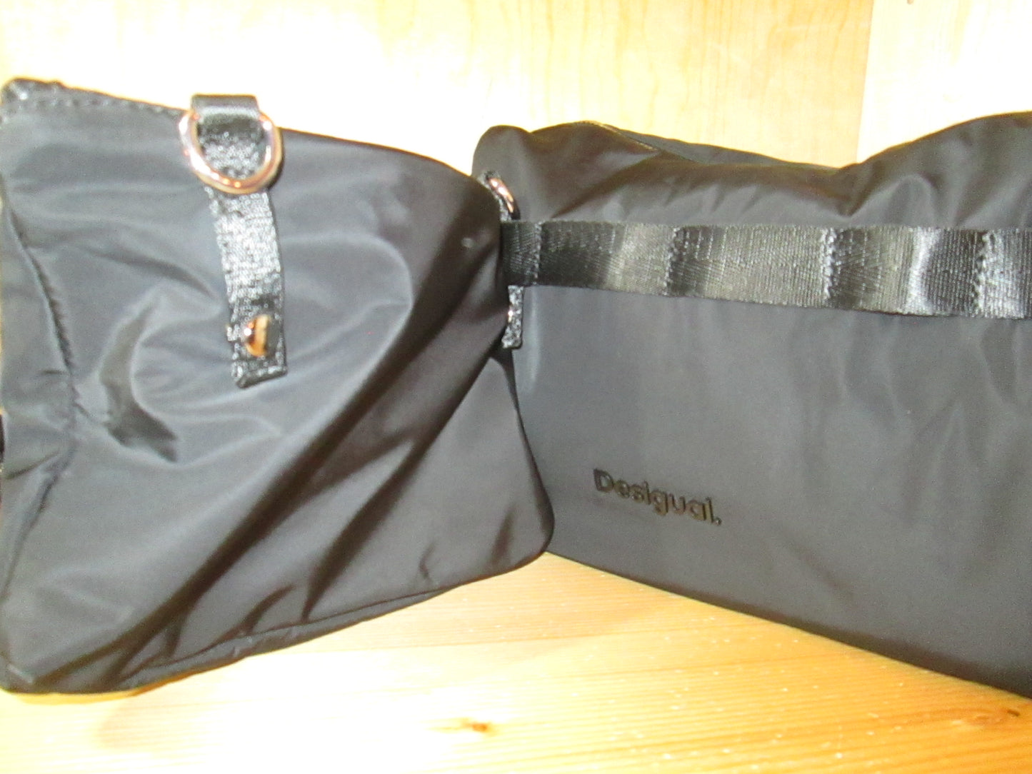 Sac DESIGUAL NOIR modèle midsize pocket 46V1125