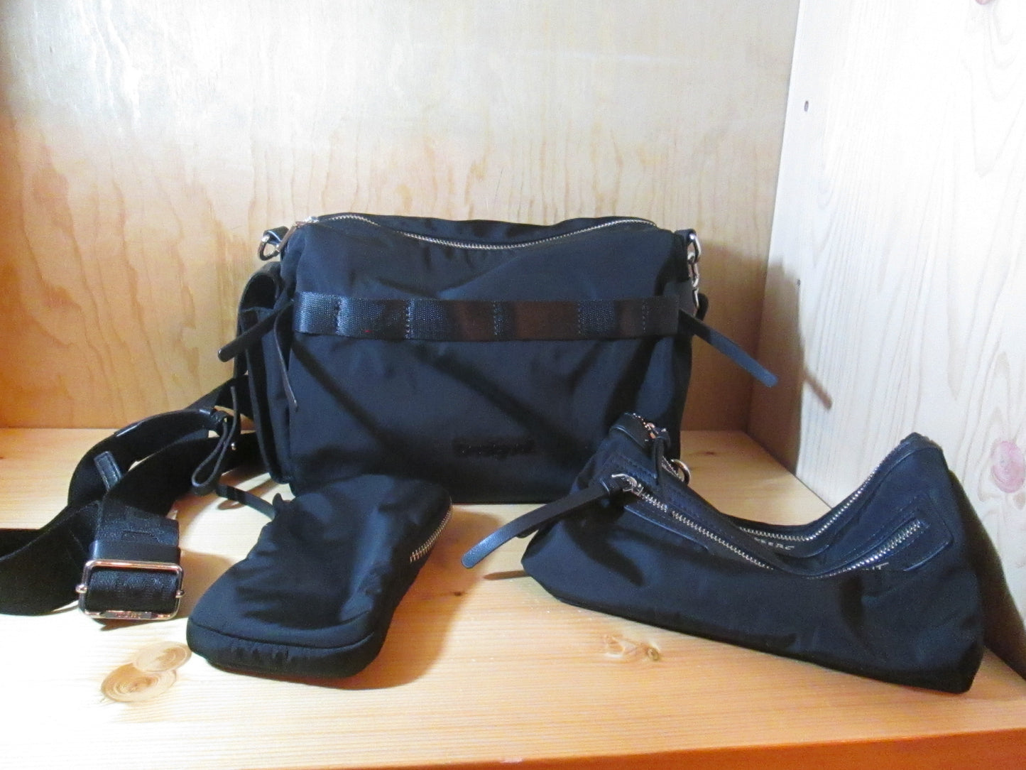 Sac DESIGUAL NOIR modèle midsize pocket 46V1125